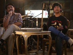 Ngobrol Santai Dua Kolektor Vinyl Buka Friday Hot Music Malam Ini