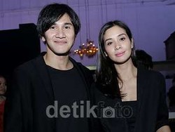 Sibuk Syuting, Vino G Bastian Dicuekin Anak