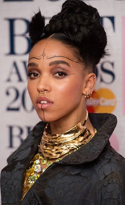 Rihanna Sampai FKA Twigs Buat Anting Hidung Jadi Tren, Berani Coba?