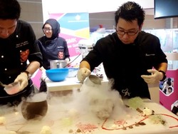 Demo Membuat Dessert dengan Teknik Molekuler Gastronomi Digelar di FHI 2015
