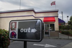 Orang-Orang Ini Melakukan Hal Konyol Demi Junk Food Favorit