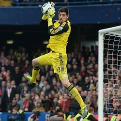 Courtois Lebih Baik daripada De Gea
