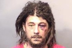 Teler, Pria Ini Ngaku Sebagai Thor Lalu Bercinta dengan Pohon