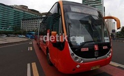 TransJ Tetap Normal Saat Peringatan KAA, Bus Dihias Stiker Selamat Datang