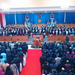 CT Dikukuhkan Menjadi Guru Besar Unair, SBY: Ikuti Jejaknya