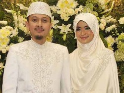 Yulia dan Alzipco Resmi Nikah, Ustad yang Menjodohkan Keduanya Menangis