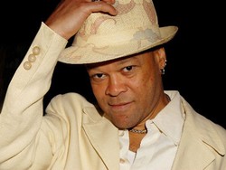 Penyanyi R&B Johnny Kemp Meninggal Secara Misterius di Jamaica