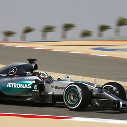 Hamilton Tercepat, Vettel Beri Ancaman