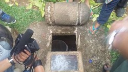 Pria yang Nyemplung di Lubang Dekat DPRD Menjawab Ngawur Saat Ditanya