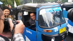 Tak Cuma Kendaraan Mewah, Bajaj pun Dikerahkan untuk Kesuksesan KAA