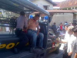 Pria Bertato ini Babak Belur Dihajar Massa Setelah Dipergoki Curi Kotak Amal Masjid