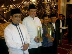Dinilai Berkontribusi dalam Syiar Islam, Chairul Tanjung Raih MUI Award