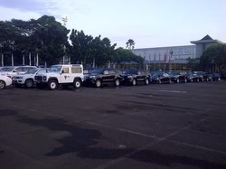 Sejumlah Kendaraan Delegasi Masih Terparkir Rapi di Halaman JCC