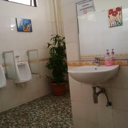 Penampakan Bersihnya Toilet di Markas Kopassus yang Dipuji Ahok