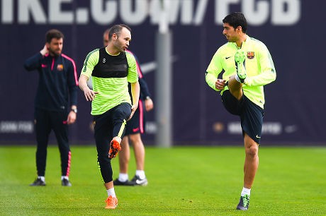 Iniesta Dinyatakan Fit Lawan PSG