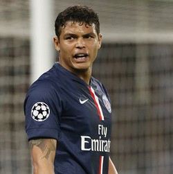 Thiago Silva Absen di Camp Nou