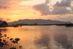 Menikmati Indahnya Sunset di Kuala Cangkoi, Banda Aceh