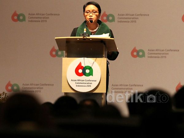 Menlu Retno Pimpin Pertemuan Menteri KAA
