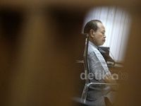 Sutan Bhatoegana Bacakan Eksepsi
