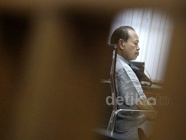 Sutan Bhatoegana Bacakan Eksepsi