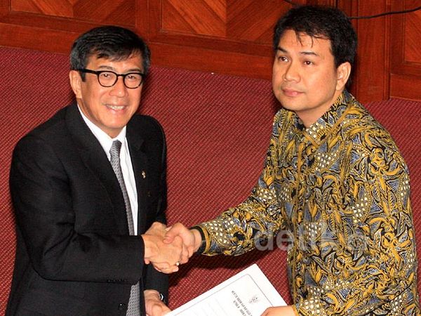 Komisi III dan Menkum HAM Bahas Perppu Pimpinan KPK