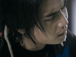 Charly Jadi Manusia Super di Video Klip Baru Setia Band