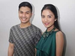 Glenn Alinskie Beri Kalung Bertahtakan Berlian untuk Chelsea Olivia