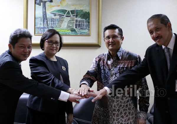 Tiga Calon Deputi BI Jalani Uji Kepatutan dan Kelayakan Tiga Calon Deputi BI Jalani Uji Kepatutan dan Kelayakan