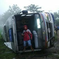 Bus Sumber Selamat Terguling, Seorang Penumpang Tewas Tergencet