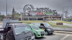 Jalanan Kinclong dan Beragam Hiasan Semarakkan Sudut Kota