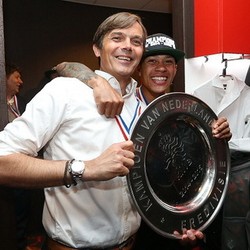 Cocu Mulai Sukses sebagai Pelatih