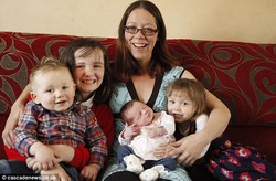 Belajar dari Film Dokumenter, Gadis 10 Tahun Ini Membantu Ibunya Bersalin