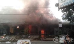 Kebakaran di Pasar Munjul Cipayung Jaktim, 10 Ruko Hangus