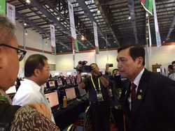 Sidak ke Media Center KAA, Luhut: 99.9% Sudah Siap