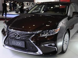 Lexus ES Versi Terbaru Resmi Meluncur