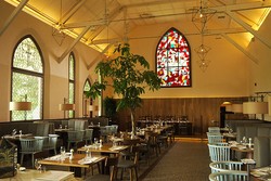 Gereja di Singapura Ini Disulap Jadi Restoran Mewah