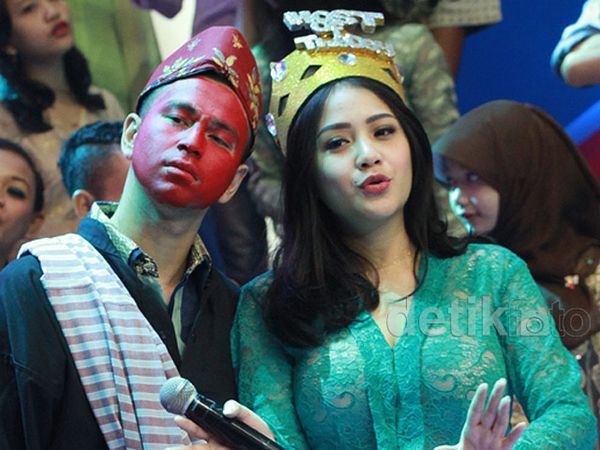 Raffi Ahmad Jadi Cepot, Nagita Slavina Cantik Berkebaya di Hari Kartini