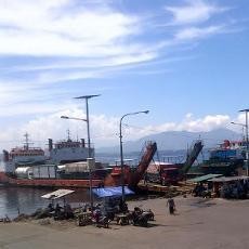 Pelabuhan Ketapang Ditutup Akibat Cuaca Buruk