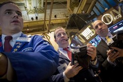 Wall Street Lompat 1% di Awal Pekan