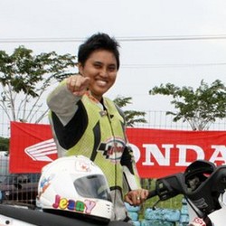 Upaya Jeany Momo Mencari Perempuan Berani untuk Balapan Jalan Raya