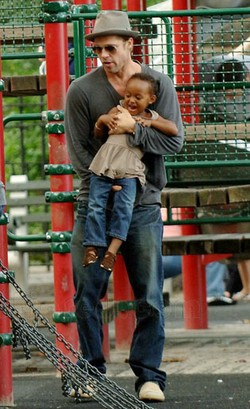 Inspirasi Menghabiskan Waktu dengan Anak dari 10 Ayah Tampan Hollywood