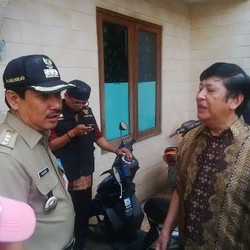 Tak Cuma Pagi Hari, Camat Tebet Juga Razia Kos di Malam Hari