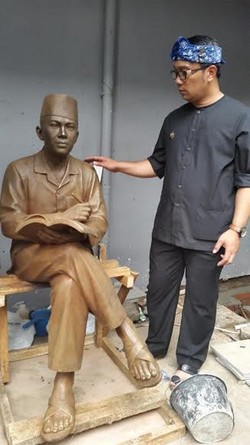 Mengetuk-ngetuk Patung Soekarno, Ridwan Kamil: Merinding