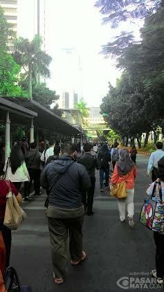 Ruas Sudirman Steril Kendaraan, Orang Kantoran Mesti Olahraga Jalan Kaki