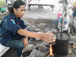 Mahasiswa di Sumut Daur Ulang Sampah Jadi Bahan Bakar