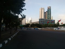 Jalan Gatot Subroto dan Sudirman Ditutup, Senayan Macet Parah