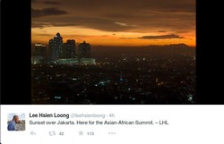 Antusias Hadiri Peringatan KAA, PM Singapura Posting Foto Sunset Over Jakarta