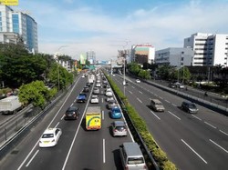 Ruas Tol Dalam Kota Tetap Tak Berubah, Tetap Macet Pagi Ini