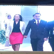 Wah, Hanya Wapres Venezuela Datangi KAA Gandeng Mesra Istrinya