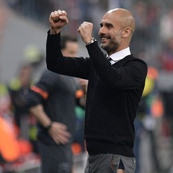 Bayern Rajin Bobol Gawang Porto, Celana Guardiola pun Turut Terkoyak